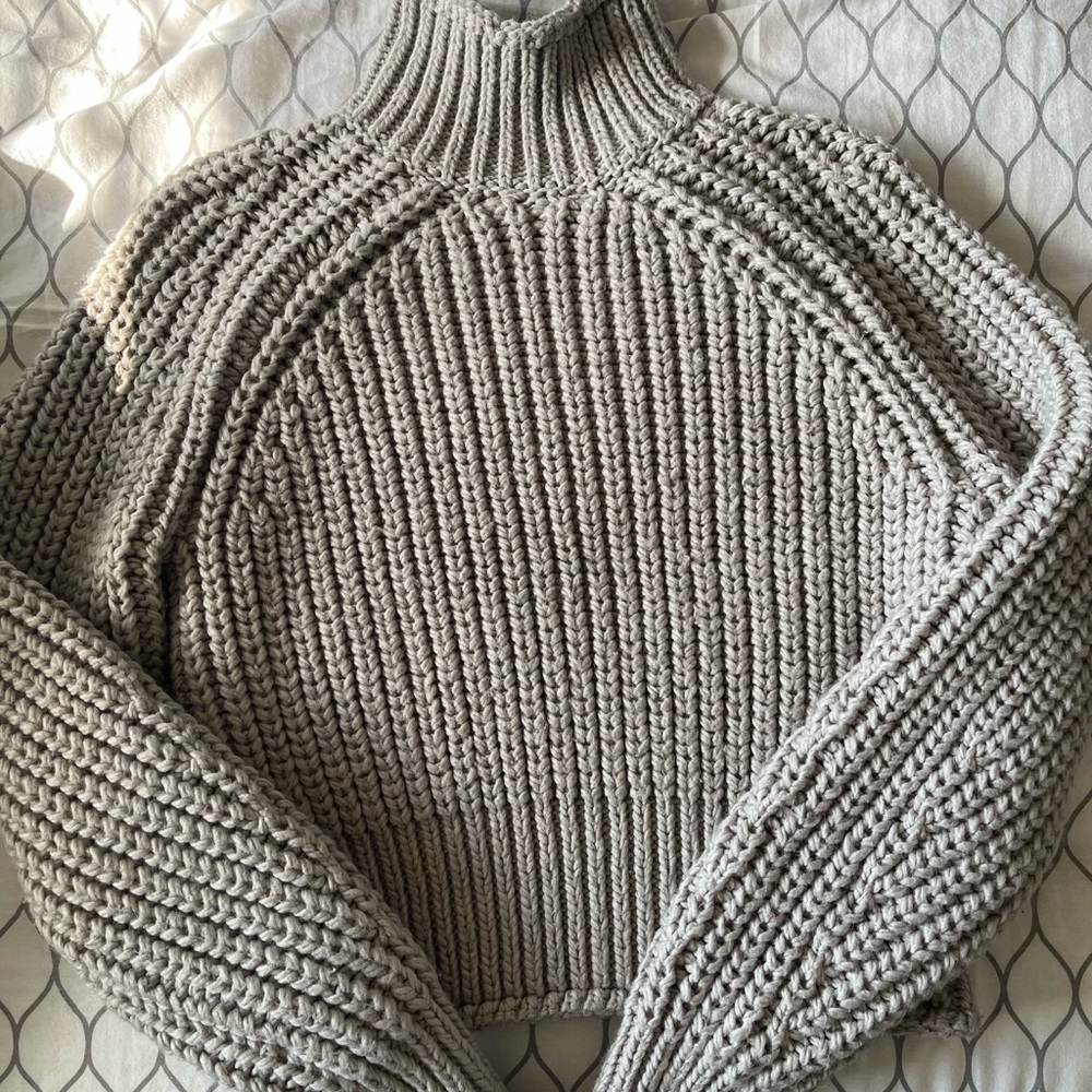H&M Ribbed Knit Turtleneck Sweater - Gray